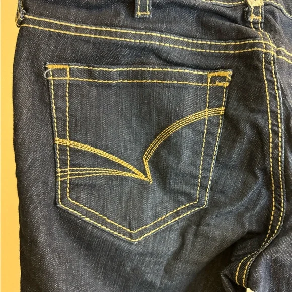 Ariat R.E.A.L. Mid Rise Arrow Fit Jocelyn Boot Cut Jean, size 27S - Picture 5 of 8